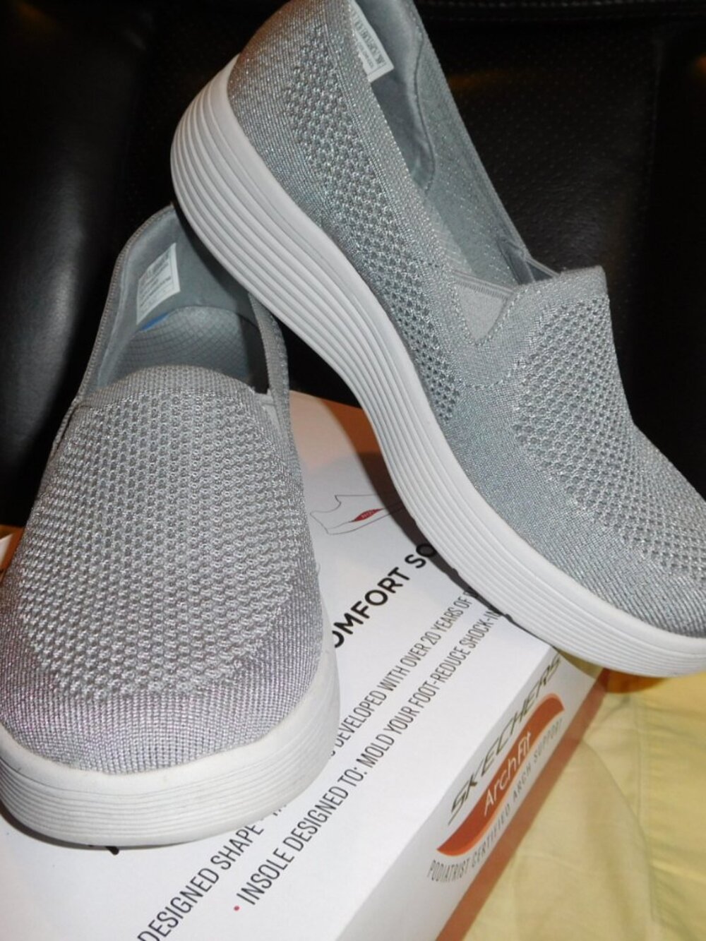 9.5M SKECHERS ARCHFIT LAGUNA ADORE HER GRAY/CHARCOAL EXCELLENT